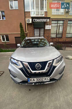 Внедорожник / Кроссовер Nissan Rogue 2016 в Ирпене