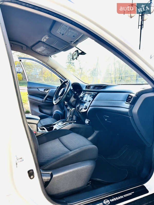 Внедорожник / Кроссовер Nissan Rogue 2017 в Белой Церкви