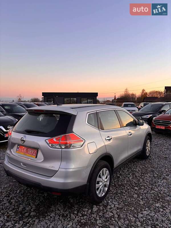 Внедорожник / Кроссовер Nissan Rogue 2015 в Львове