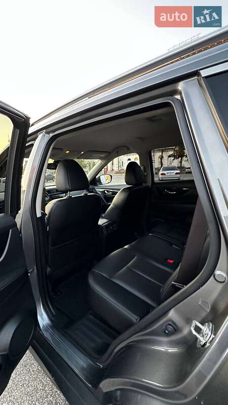 Позашляховик / Кросовер Nissan Rogue 2017 в Харкові