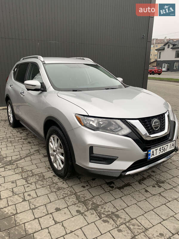 Внедорожник / Кроссовер Nissan Rogue 2017 в Ивано-Франковске