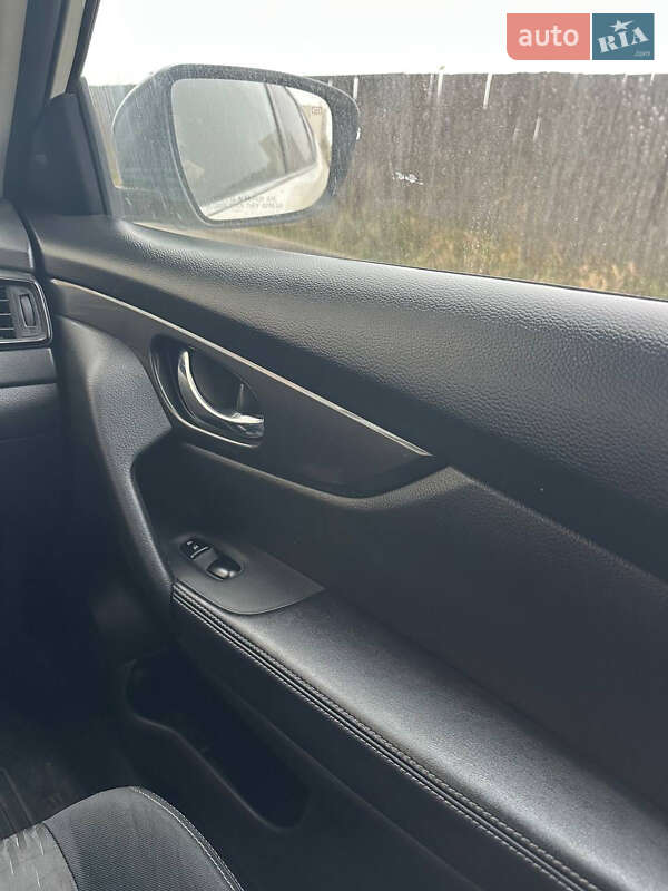 Внедорожник / Кроссовер Nissan Rogue 2019 в Киеве