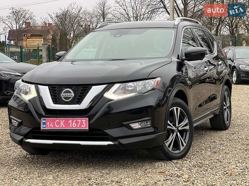 Внедорожник / Кроссовер Nissan Rogue 2018 в Стрые