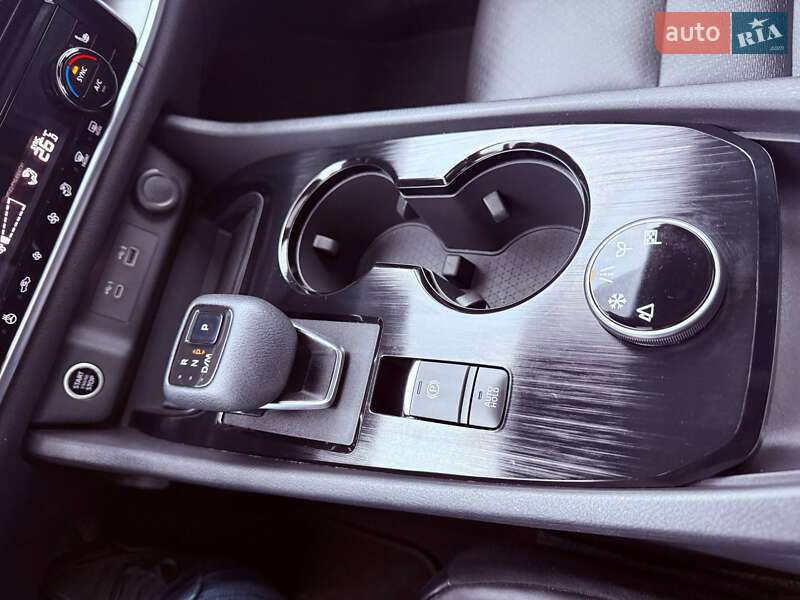 Внедорожник / Кроссовер Nissan Rogue 2021 в Харькове