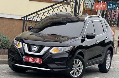 Внедорожник / Кроссовер Nissan Rogue 2017 в Дрогобыче