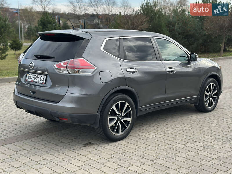 Внедорожник / Кроссовер Nissan Rogue 2015 в Львове