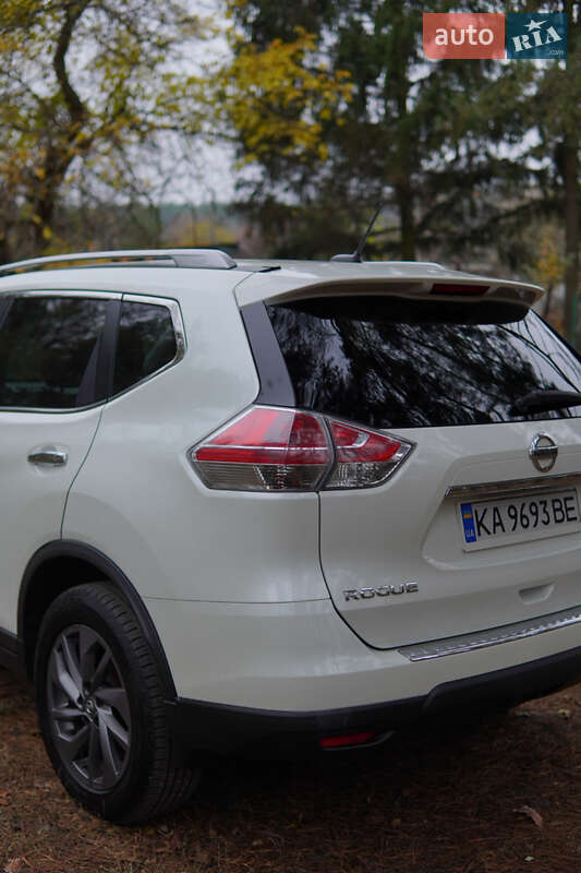 Внедорожник / Кроссовер Nissan Rogue 2016 в Киеве