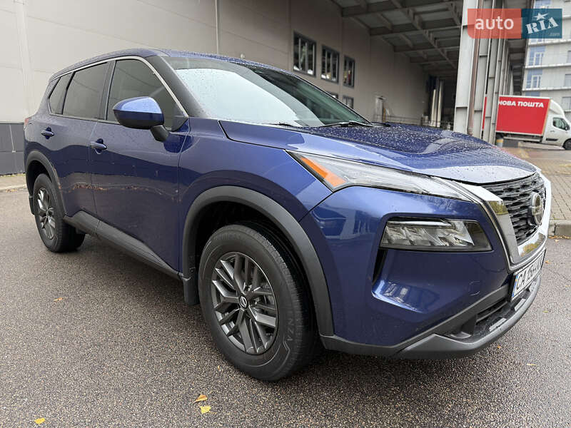 Внедорожник / Кроссовер Nissan Rogue 2021 в Киеве