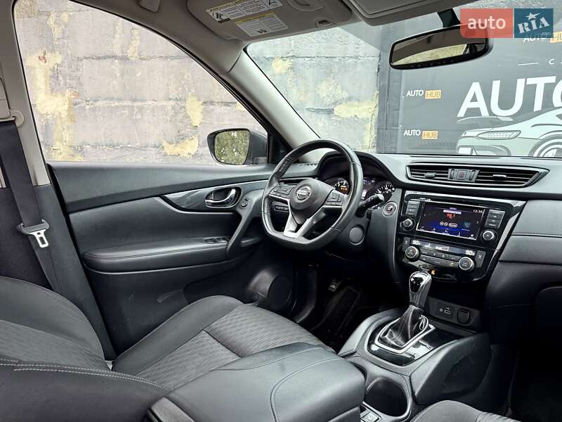 Позашляховик / Кросовер Nissan Rogue 2018 в Харкові