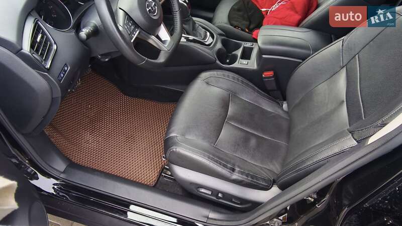 Внедорожник / Кроссовер Nissan Rogue 2020 в Львове