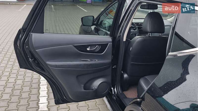 Внедорожник / Кроссовер Nissan Rogue 2020 в Львове