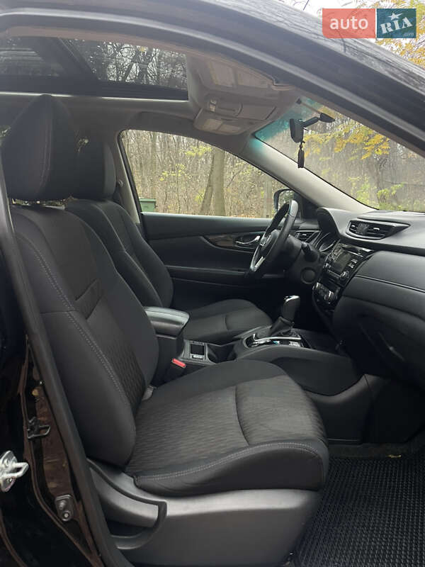 Позашляховик / Кросовер Nissan Rogue 2016 в Києві