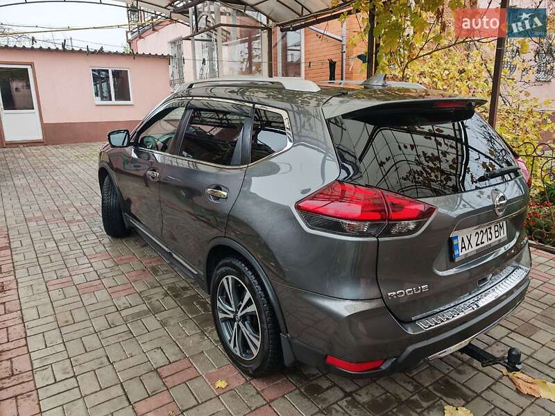 Внедорожник / Кроссовер Nissan Rogue 2017 в Харькове