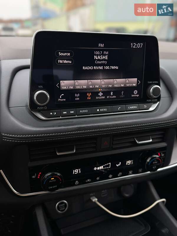 Внедорожник / Кроссовер Nissan Rogue 2023 в Ровно