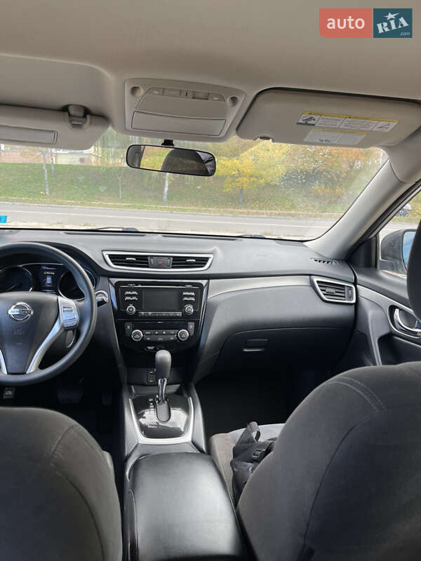 Позашляховик / Кросовер Nissan Rogue 2015 в Києві
