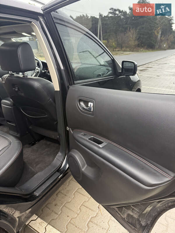 Внедорожник / Кроссовер Nissan Rogue 2012 в Луцке