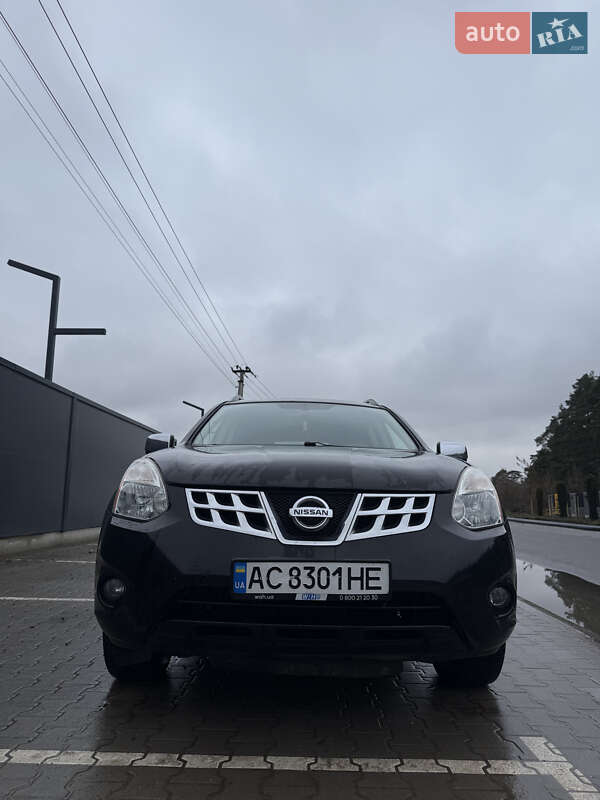 Внедорожник / Кроссовер Nissan Rogue 2012 в Луцке