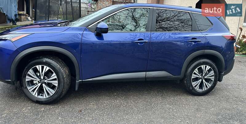 Внедорожник / Кроссовер Nissan Rogue 2022 в Киеве