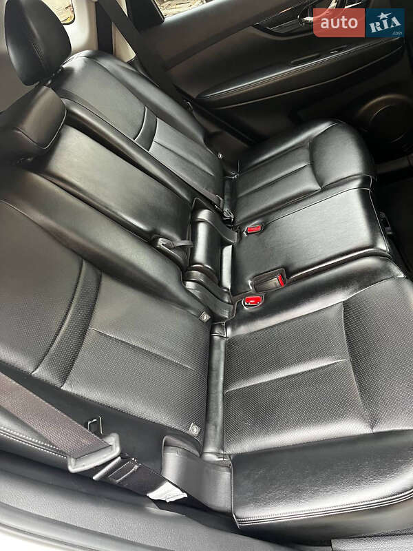 Внедорожник / Кроссовер Nissan Rogue 2018 в Киеве