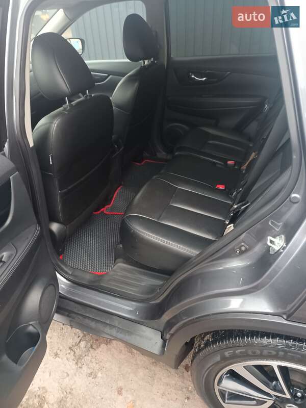 Внедорожник / Кроссовер Nissan Rogue 2018 в Киеве