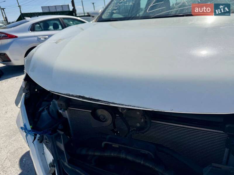 Внедорожник / Кроссовер Nissan Rogue 2017 в Киеве