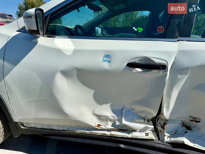 Внедорожник / Кроссовер Nissan Rogue 2017 в Киеве