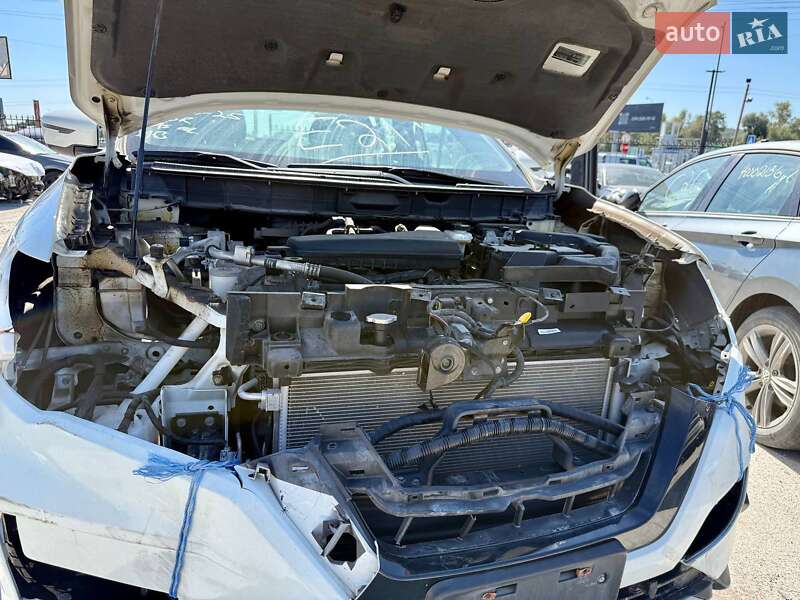 Внедорожник / Кроссовер Nissan Rogue 2017 в Киеве