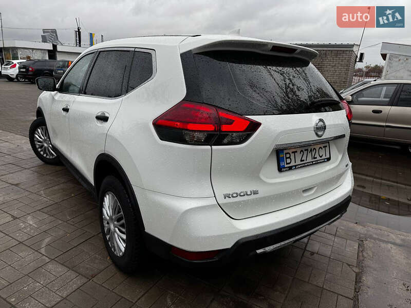 Внедорожник / Кроссовер Nissan Rogue 2016 в Днепре