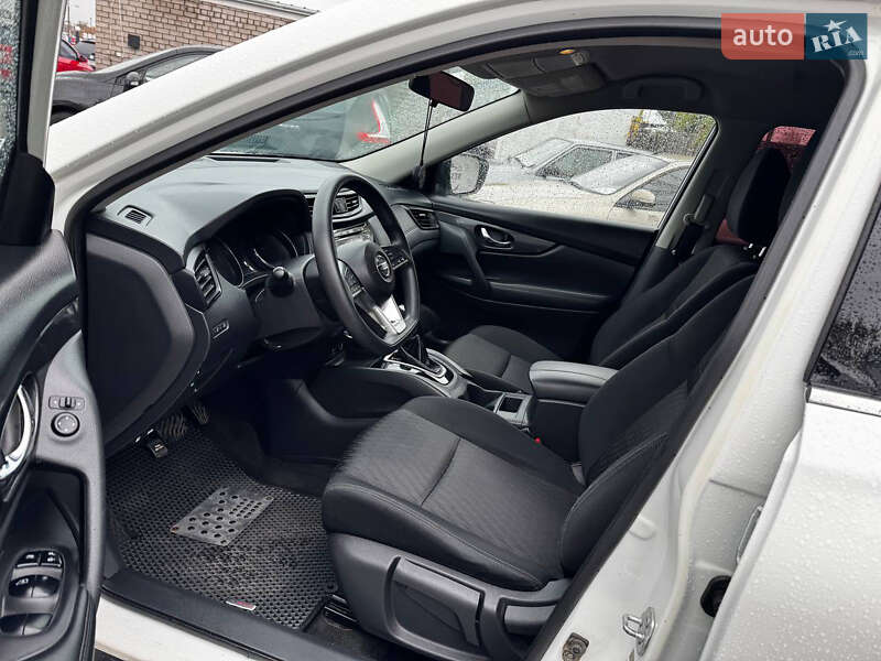 Внедорожник / Кроссовер Nissan Rogue 2016 в Днепре