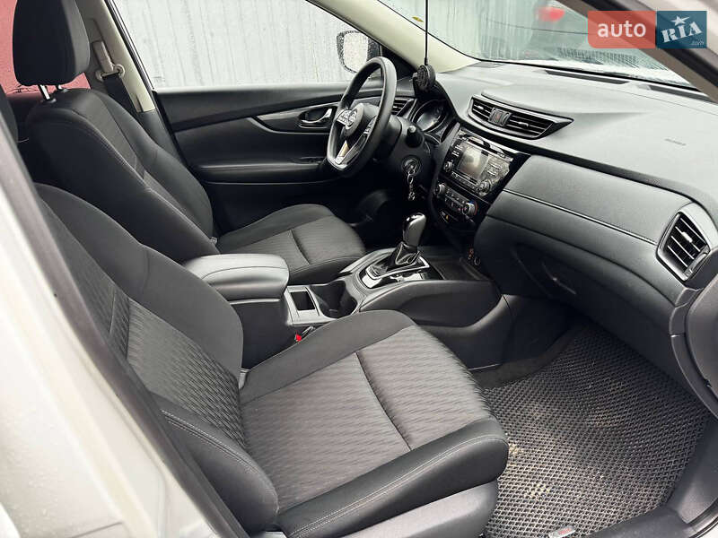 Внедорожник / Кроссовер Nissan Rogue 2016 в Днепре