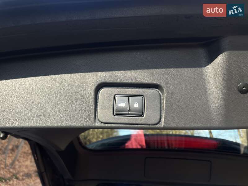 Внедорожник / Кроссовер Nissan Rogue 2021 в Львове