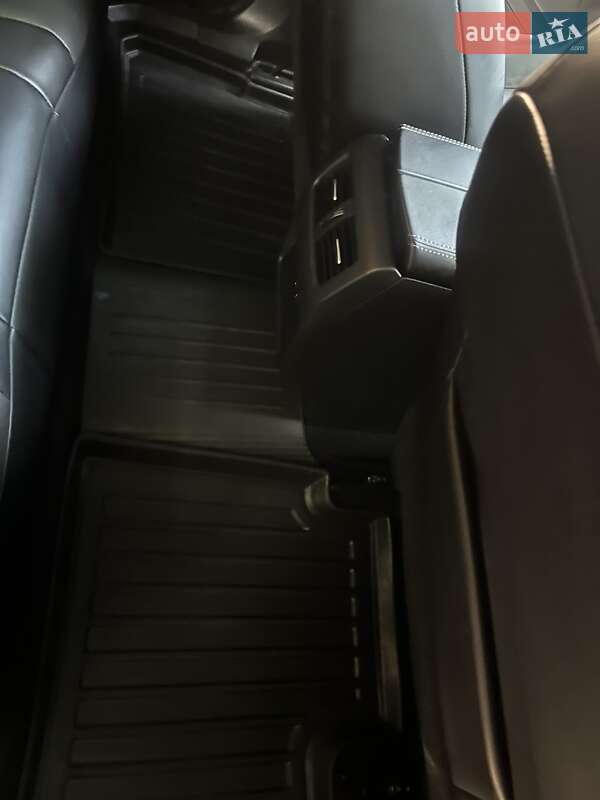 Внедорожник / Кроссовер Nissan Rogue 2021 в Львове