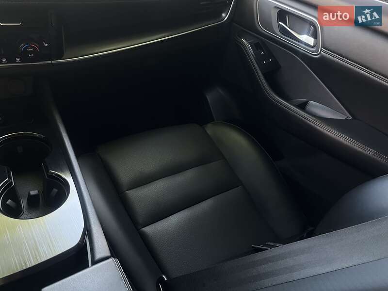 Внедорожник / Кроссовер Nissan Rogue 2021 в Львове