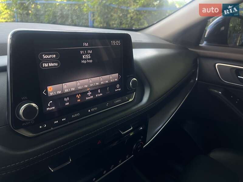 Внедорожник / Кроссовер Nissan Rogue 2021 в Львове