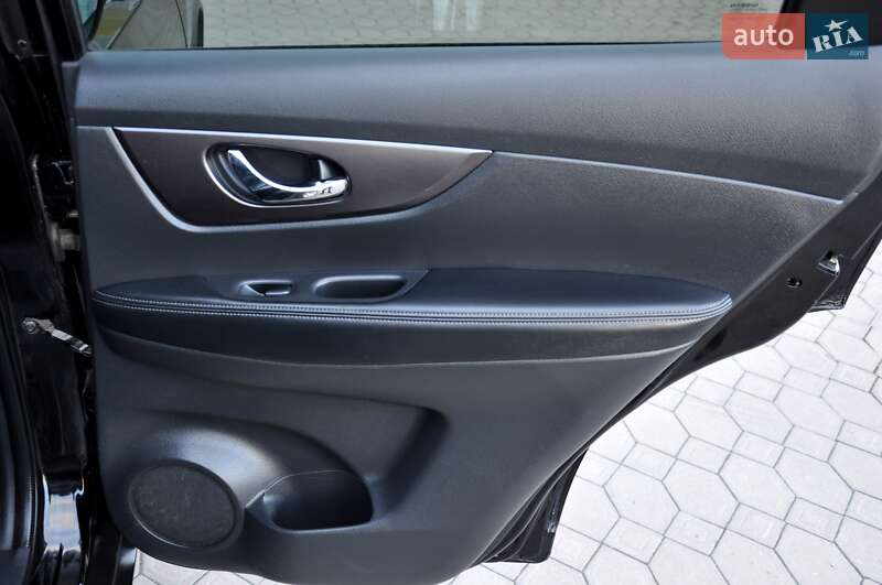 Позашляховик / Кросовер Nissan Rogue 2016 в Львові фото 25 Позашляховик / Кросовер Nissan Rogue 2016 в Львові