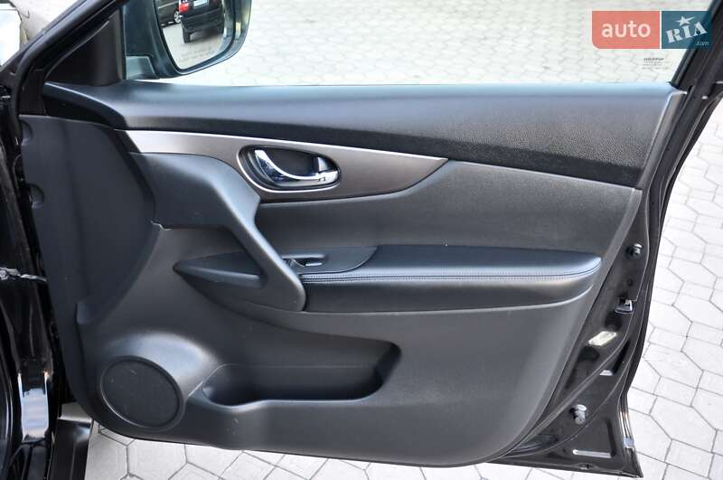 Позашляховик / Кросовер Nissan Rogue 2016 в Львові фото 28 Позашляховик / Кросовер Nissan Rogue 2016 в Львові