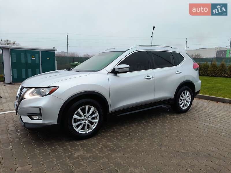 Внедорожник / Кроссовер Nissan Rogue 2017 в Виннице
