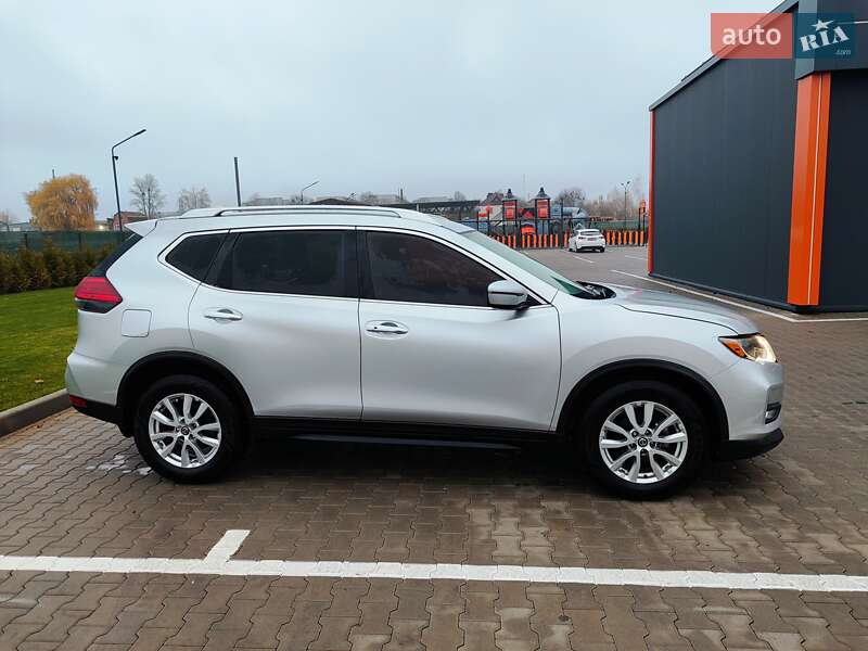 Внедорожник / Кроссовер Nissan Rogue 2017 в Виннице