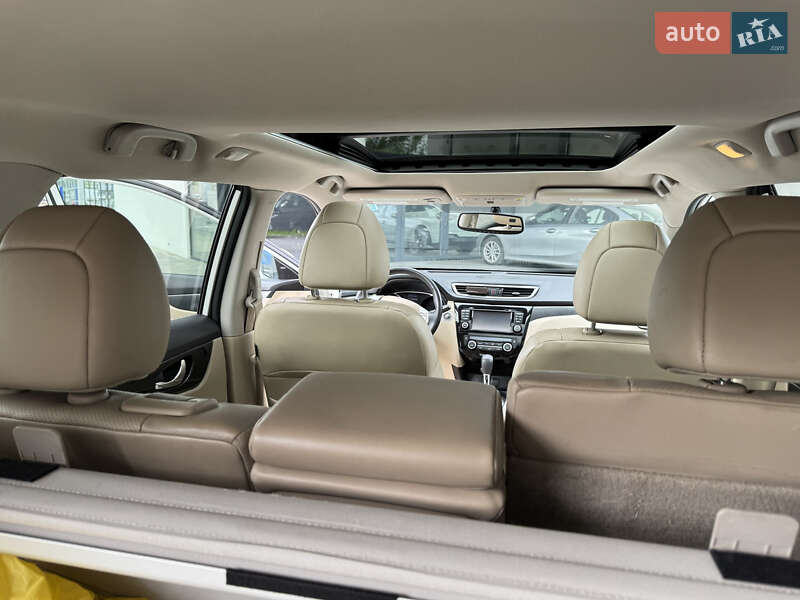 Внедорожник / Кроссовер Nissan Rogue 2014 в Ивано-Франковске