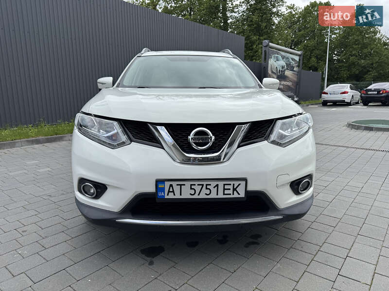 Внедорожник / Кроссовер Nissan Rogue 2014 в Ивано-Франковске