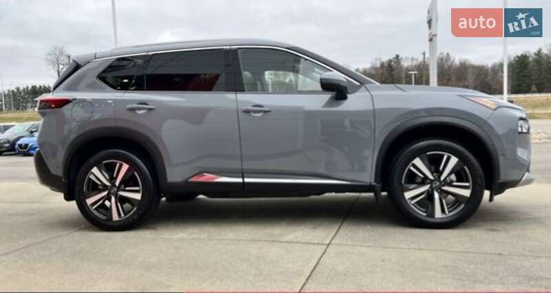 Внедорожник / Кроссовер Nissan Rogue 2023 в Львове