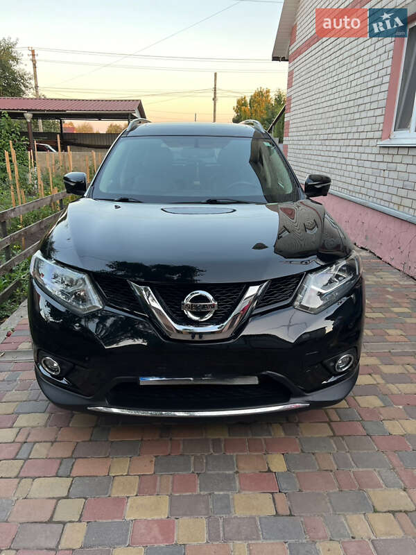 Позашляховик / Кросовер Nissan Rogue 2014 в Чернігові