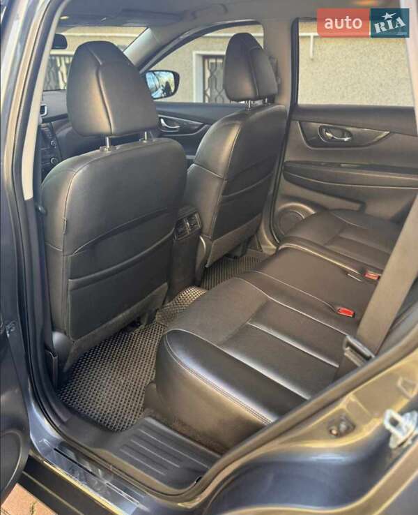 Внедорожник / Кроссовер Nissan Rogue 2016 в Ивано-Франковске