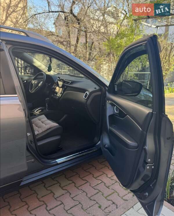 Внедорожник / Кроссовер Nissan Rogue 2016 в Ивано-Франковске