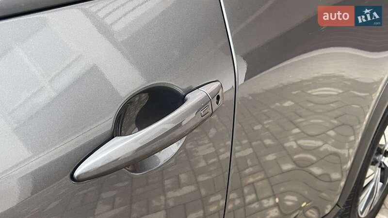 Внедорожник / Кроссовер Nissan Rogue 2023 в Днепре