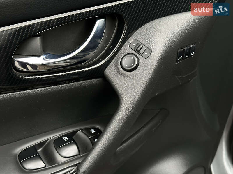 Внедорожник / Кроссовер Nissan Rogue 2018 в Харькове