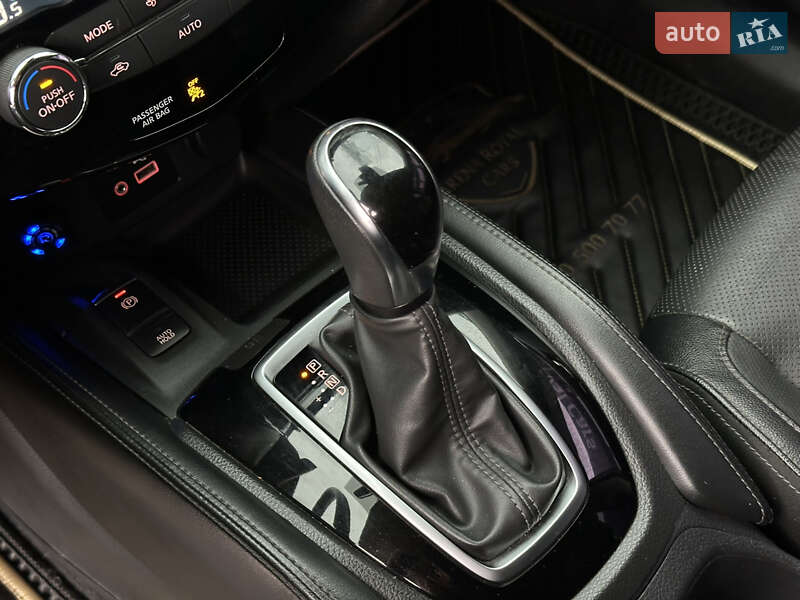 Внедорожник / Кроссовер Nissan Rogue 2018 в Харькове