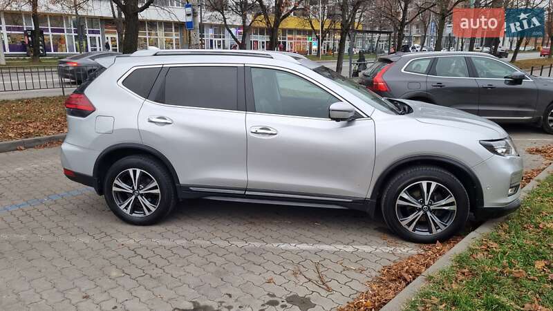 Позашляховик / Кросовер Nissan Rogue 2017 в Львові