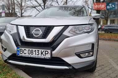 Позашляховик / Кросовер Nissan Rogue 2017 в Львові