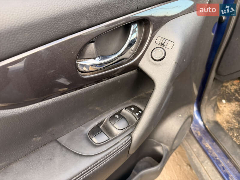 Внедорожник / Кроссовер Nissan Rogue 2019 в Ровно